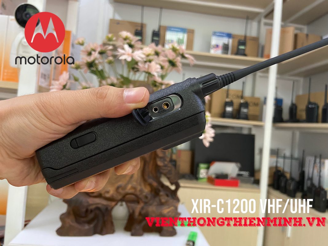máy bộ đàm digital motorola xir-C1200 chính hãng