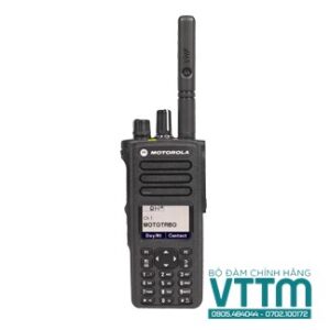 Motorola XiR P8660i: Bộ Đàm Kỹ Thuật Số Chống Nước IP68